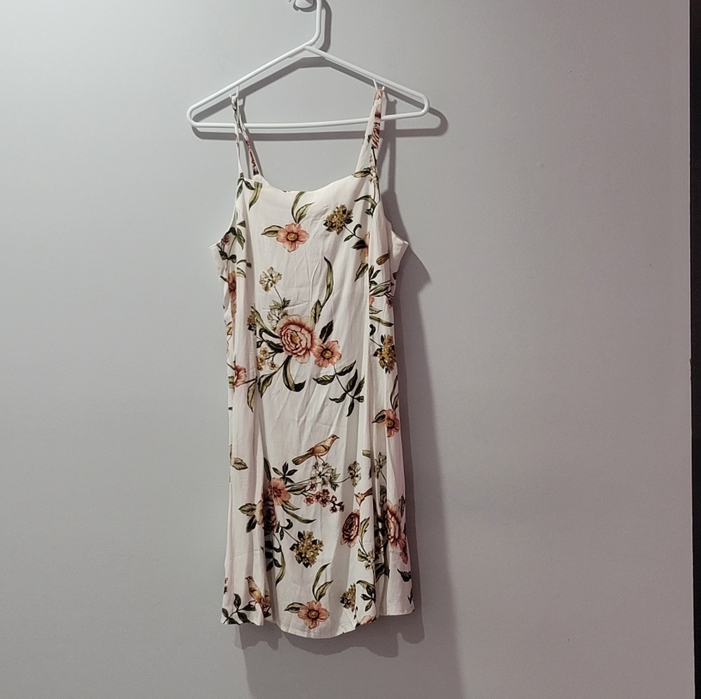 BRAND NEW! MNG Causal Sleeveless Floral Dress with Matching Scrunchies Size 6